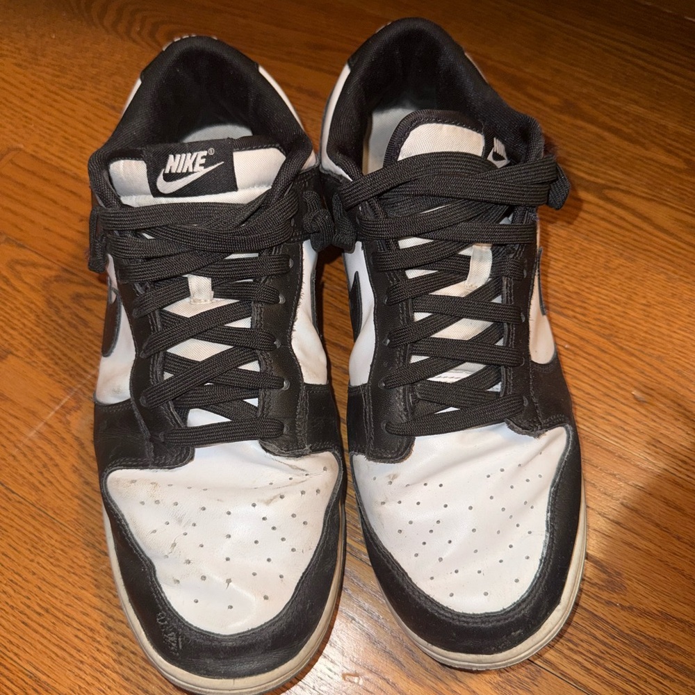 Nike Men’s Black and White Low-Top Sneakers men’s dunks